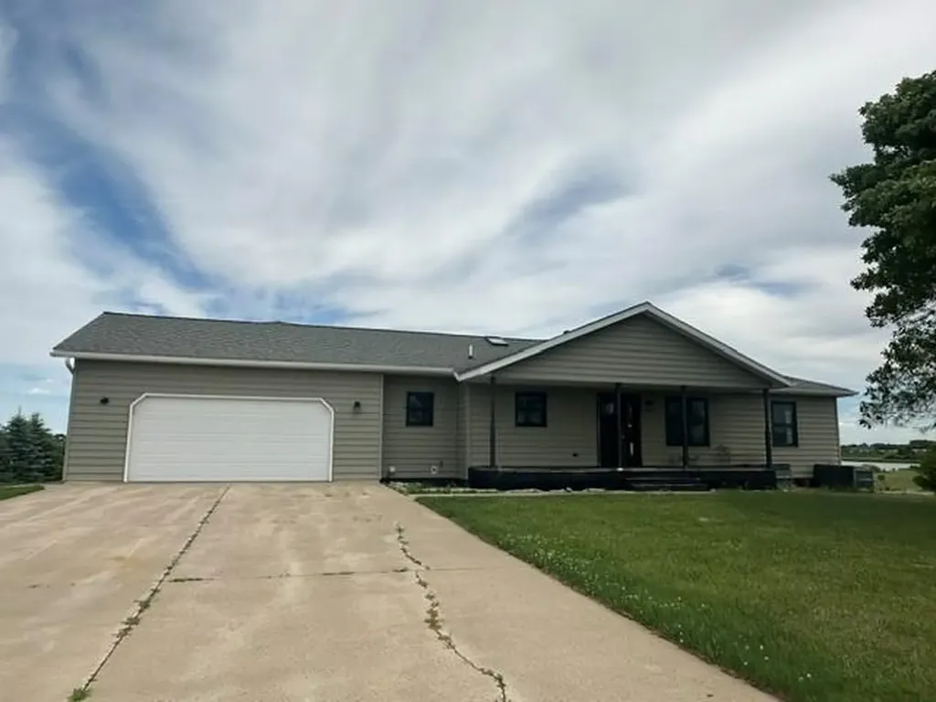 1100 Eastbay Avenue Balaton MN 56115