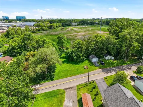 10226 S Shore Drive Plymouth MN 55441