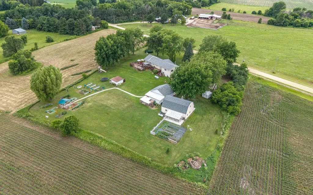24854 Lewiston Boulevard Hampton MN 55031