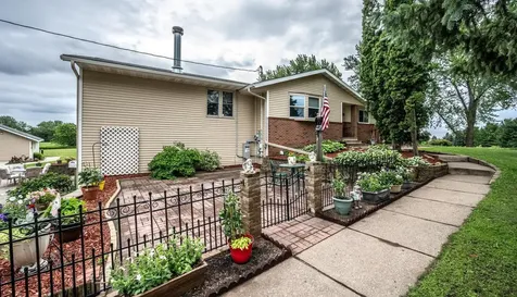 24854 Lewiston Boulevard Hampton MN 55031