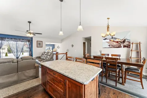 12012 Mayview Cove Lindstrom MN 55045