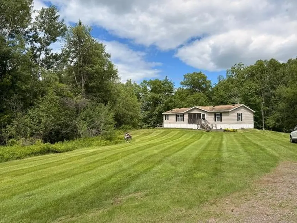 1672 County Road 146 Holyoke MN 55749