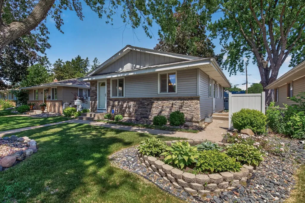 1619 Mclean Avenue Saint Paul MN 55106