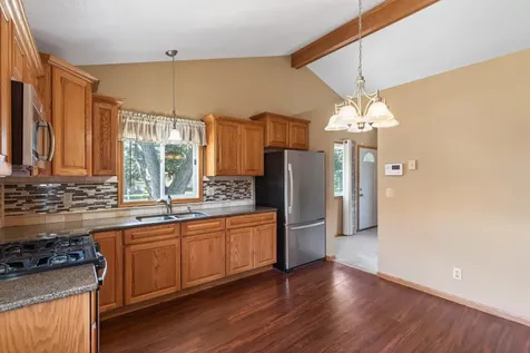 1619 Mclean Avenue Saint Paul MN 55106
