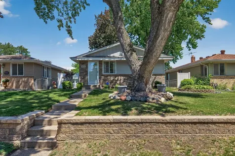 1619 Mclean Avenue Saint Paul MN 55106