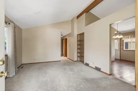1619 Mclean Avenue Saint Paul MN 55106