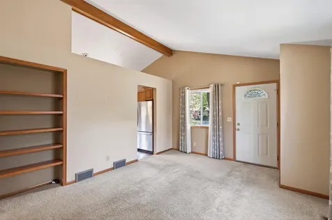 1619 Mclean Avenue Saint Paul MN 55106