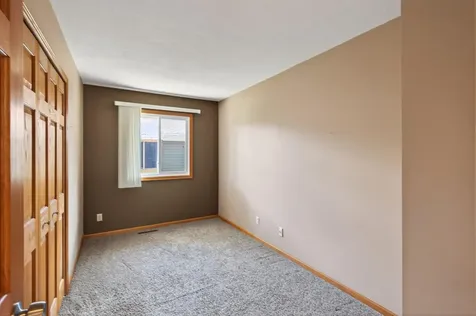 1619 Mclean Avenue Saint Paul MN 55106