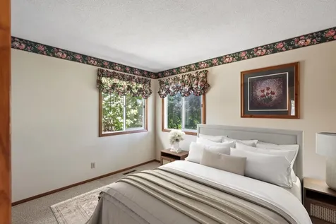 1619 Mclean Avenue Saint Paul MN 55106