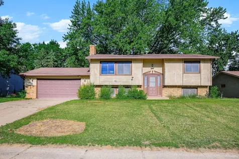 8009 Noble Avenue N Brooklyn Park MN 55443