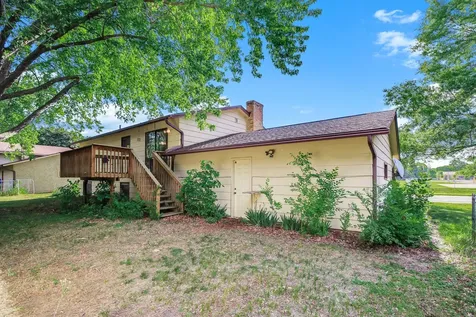 8009 Noble Avenue N Brooklyn Park MN 55443