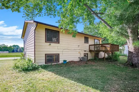 8009 Noble Avenue N Brooklyn Park MN 55443