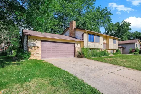 8009 Noble Avenue N Brooklyn Park MN 55443