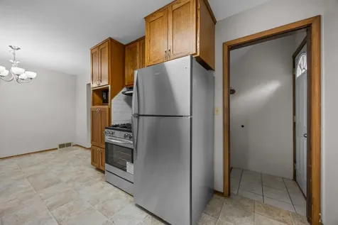 577 38th Avenue NE Columbia Heights MN 55421