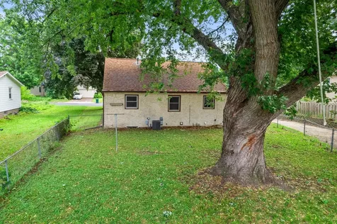 577 38th Avenue NE Columbia Heights MN 55421