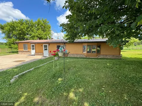 41806 Davenport Street NE Braham MN 55006