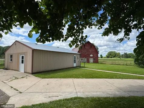 41806 Davenport Street NE Braham MN 55006