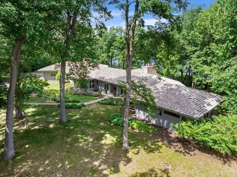 22 Evergreen Road North Oaks MN 55127