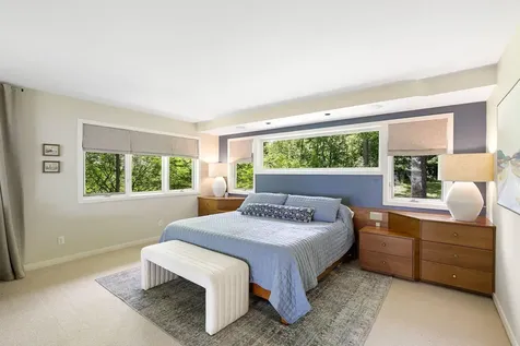 22 Evergreen Road North Oaks MN 55127