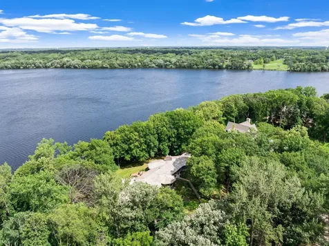 22 Evergreen Road North Oaks MN 55127