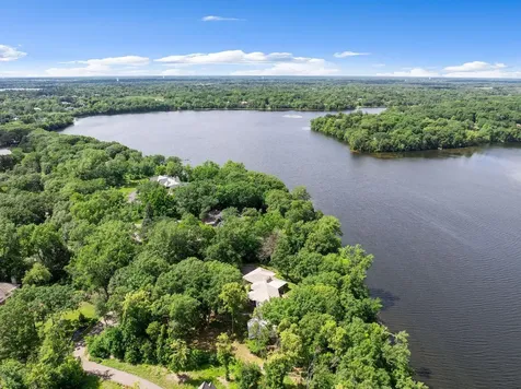 22 Evergreen Road North Oaks MN 55127