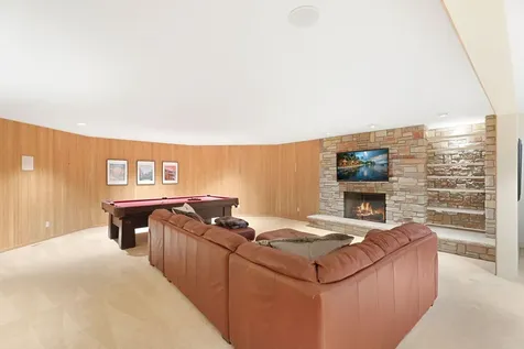 22 Evergreen Road North Oaks MN 55127