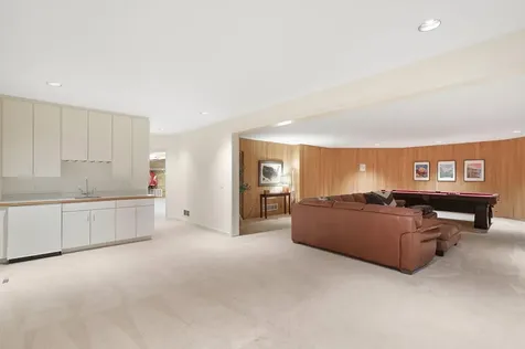22 Evergreen Road North Oaks MN 55127