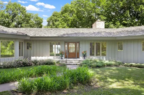 22 Evergreen Road North Oaks MN 55127