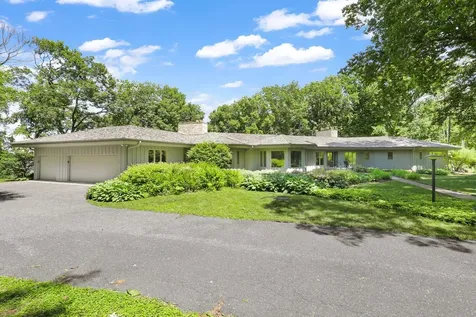 22 Evergreen Road North Oaks MN 55127