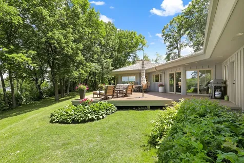22 Evergreen Road North Oaks MN 55127