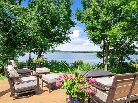 22 Evergreen Road North Oaks MN 55127