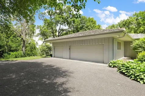 22 Evergreen Road North Oaks MN 55127