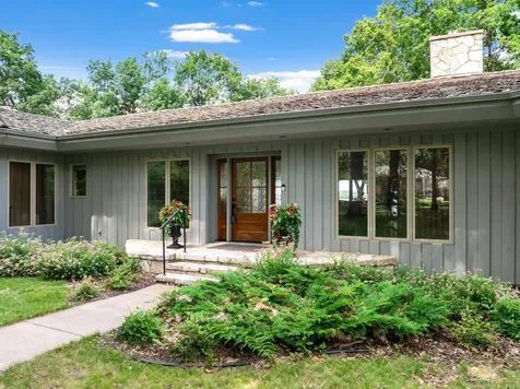 22 Evergreen Road North Oaks MN 55127