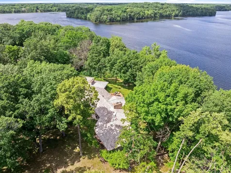 22 Evergreen Road North Oaks MN 55127