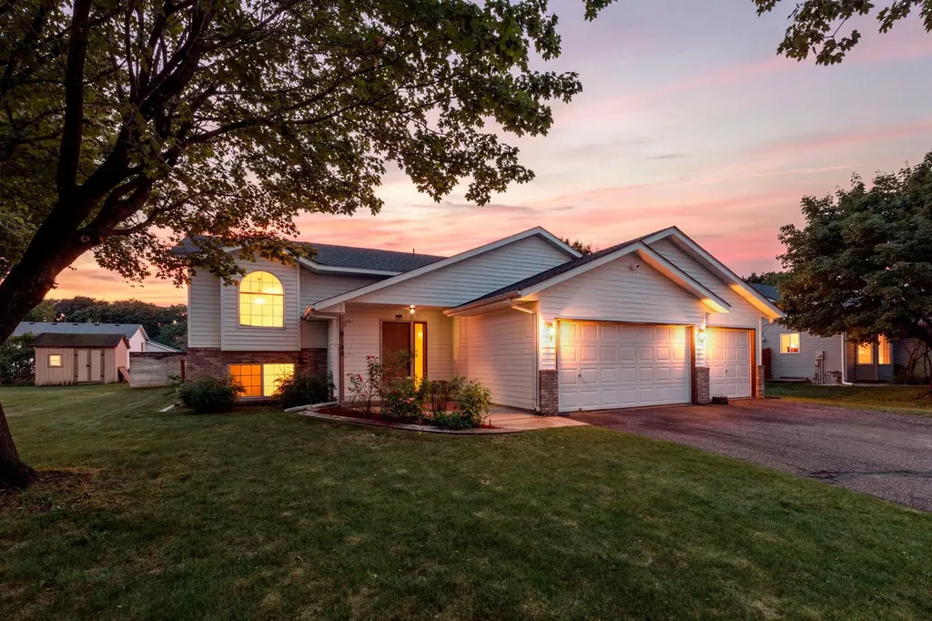 9143 Brunswick Avenue N Brooklyn Park MN 55443