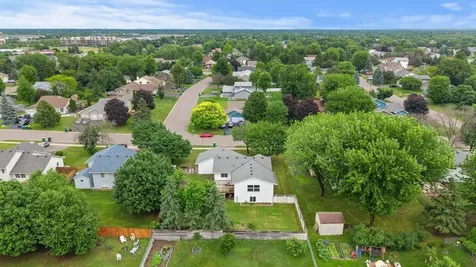 9143 Brunswick Avenue N Brooklyn Park MN 55443