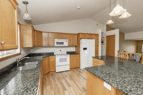 807 16th Avenue W West Fargo ND 58078