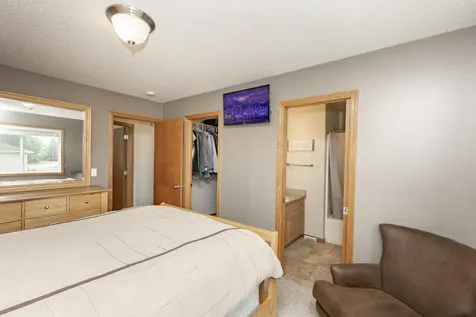 807 16th Avenue W West Fargo ND 58078