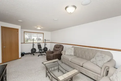 807 16th Avenue W West Fargo ND 58078