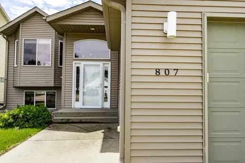 807 16th Avenue W West Fargo ND 58078