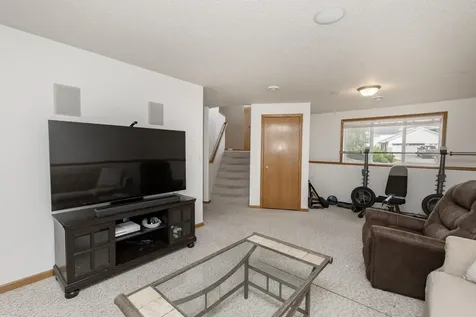 807 16th Avenue W West Fargo ND 58078