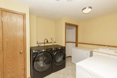 807 16th Avenue W West Fargo ND 58078
