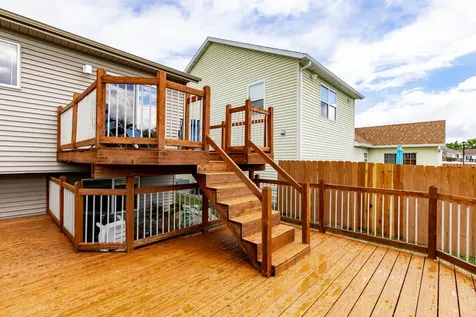 807 16th Avenue W West Fargo ND 58078