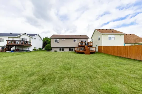 807 16th Avenue W West Fargo ND 58078