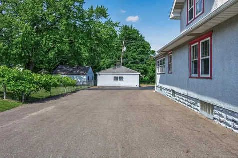 1069 S Robert Street West Saint Paul MN 55118