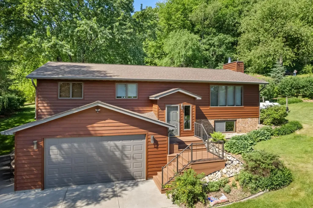 39109 Karen Court Winona MN 55987