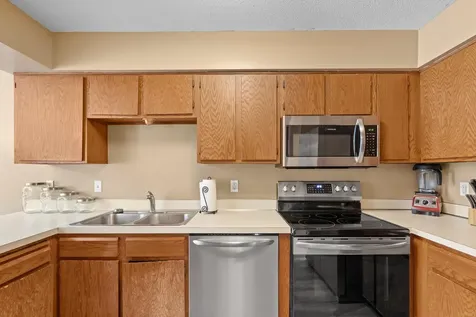 13906 Herald Way Apple Valley MN 55124