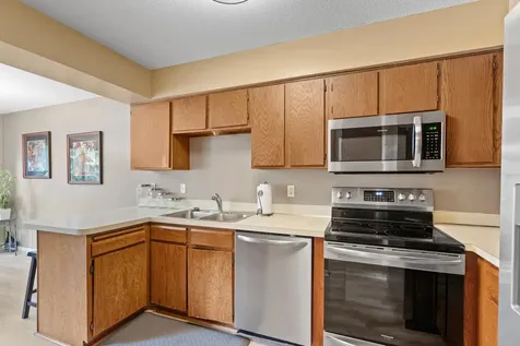 13906 Herald Way Apple Valley MN 55124