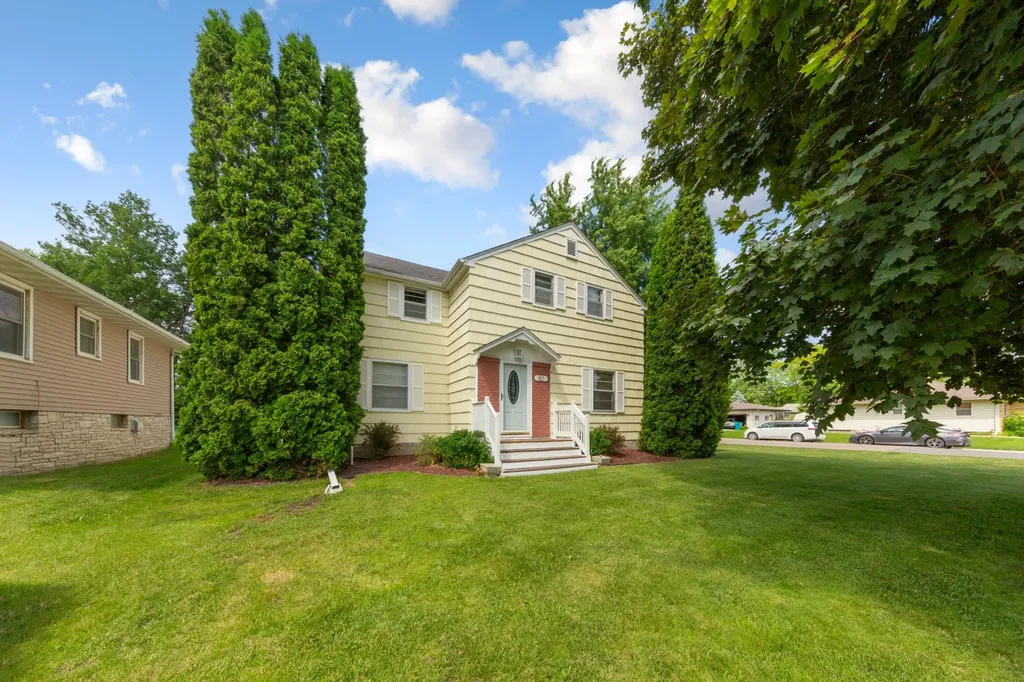 825 8th Avenue NE Waseca MN 56093