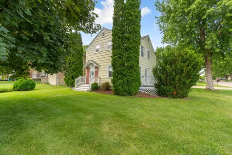 825 8th Avenue NE Waseca MN 56093